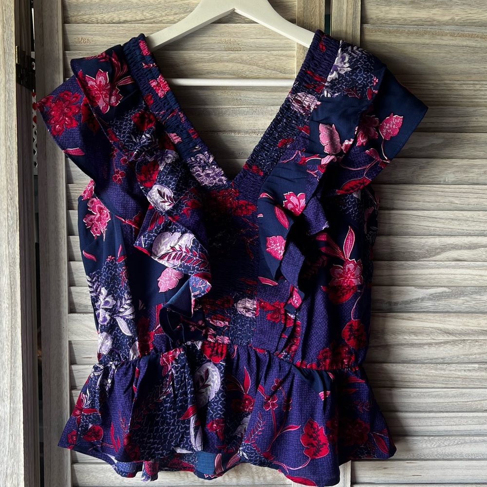 BOHO STYLE ROMANTIC Sofia Vergara Ruffled Top Sz Sm NWOT